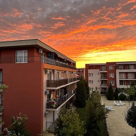 Διαμέρισμα Quiet With A View! *