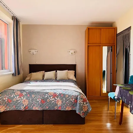 Quiet With A View! Apartament